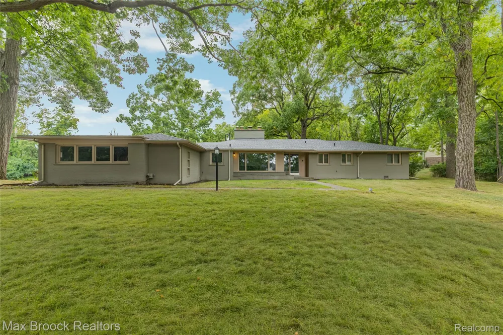 3988 Lakeland Lane Bloomfield Hills City, MI 48302