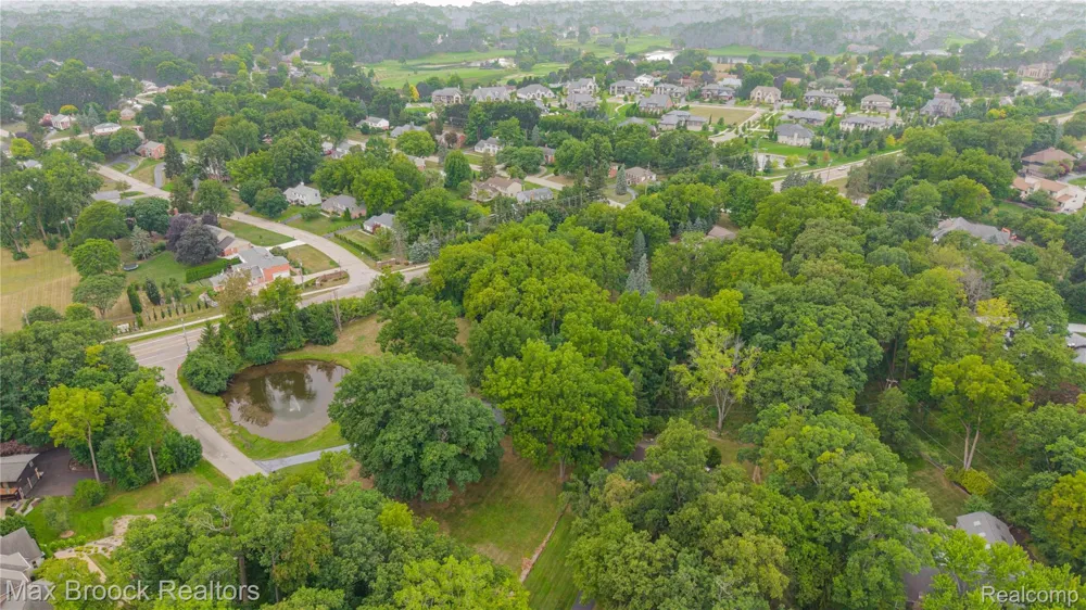 3988 Lakeland Lane Bloomfield Hills City, MI 48302