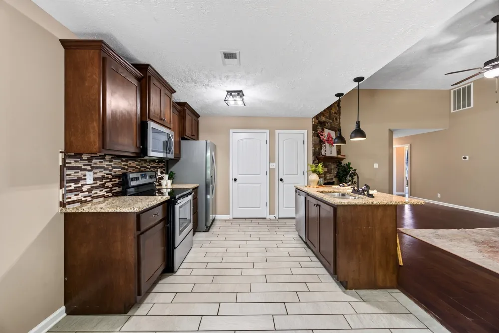 1388 Freedom Dr Clarksville, TN 37042