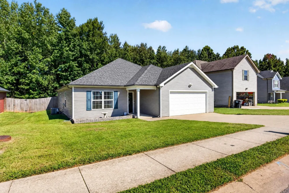 1388 Freedom Dr Clarksville, TN 37042