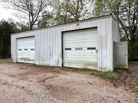 175 DRAKE LOOP