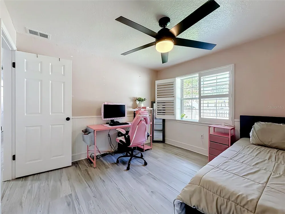 4627 CANARY STREET Orlando, FL 32812
