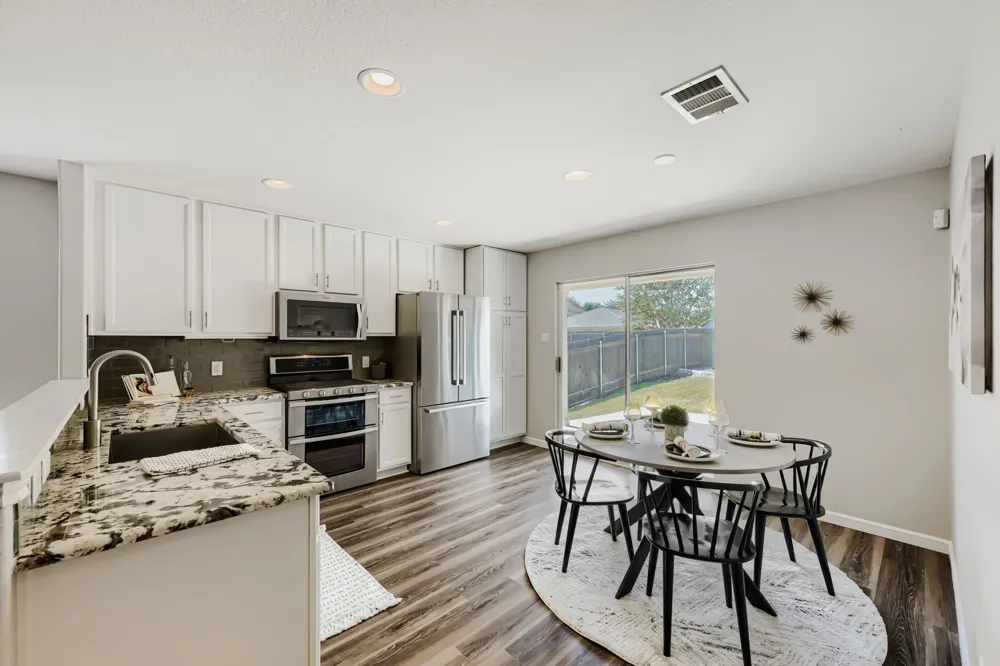 137 Pine Arbol Buda, TX 78610