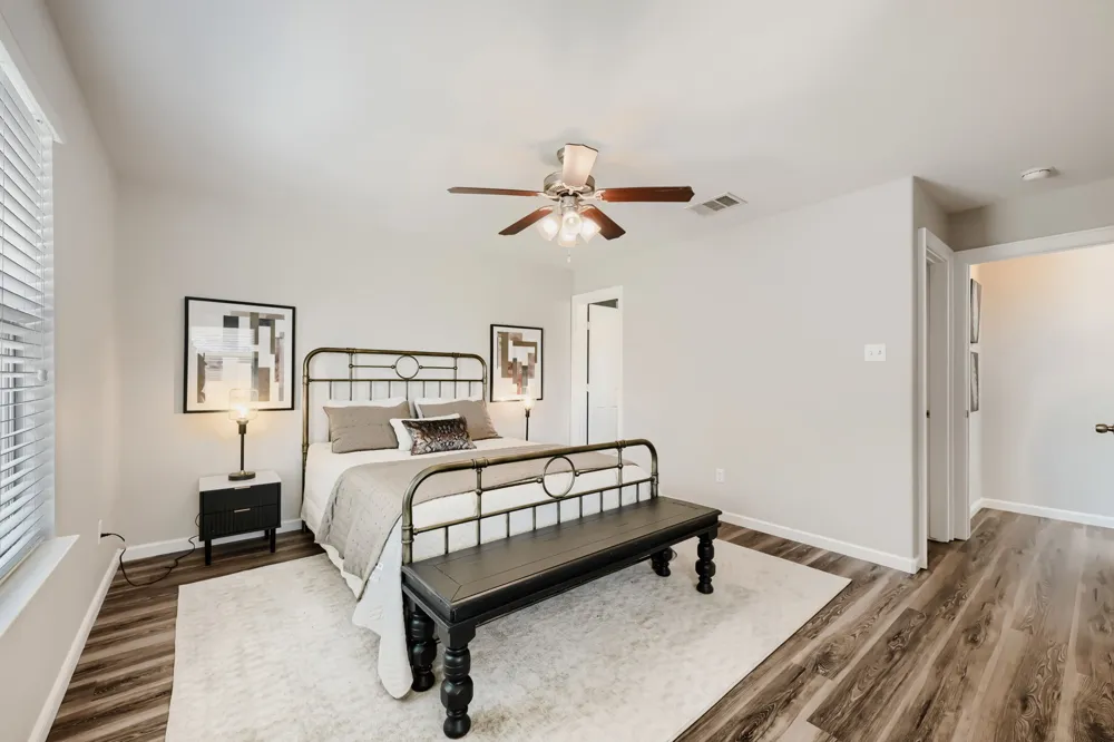 137 Pine Arbol Buda, TX 78610