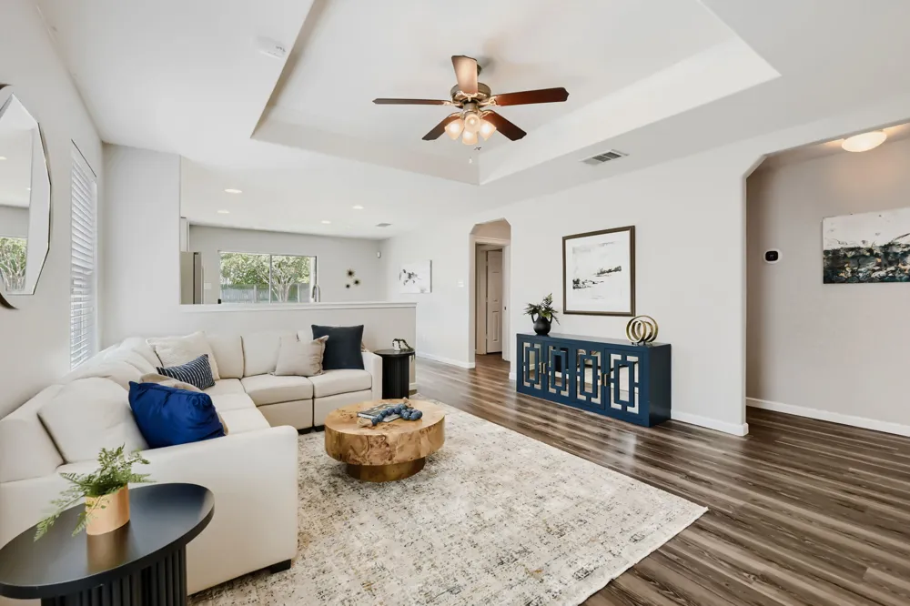 137 Pine Arbol Buda, TX 78610