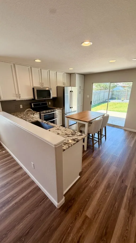 137 Pine Arbol Buda, TX 78610
