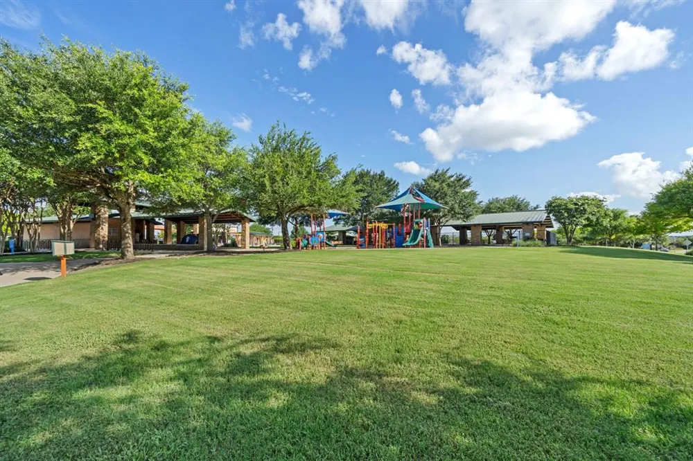 137 Pine Arbol Buda, TX 78610
