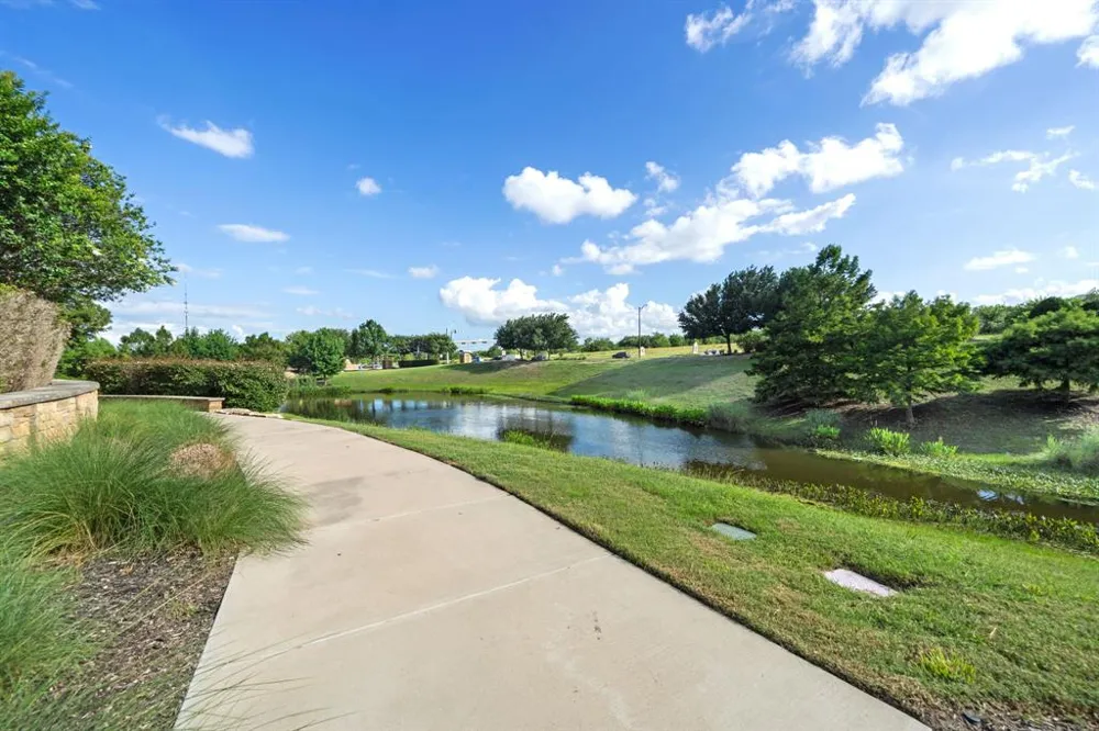 137 Pine Arbol Buda, TX 78610