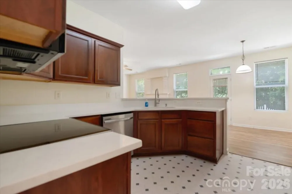 423 Mountain Quail Drive Charlotte, NC 28216