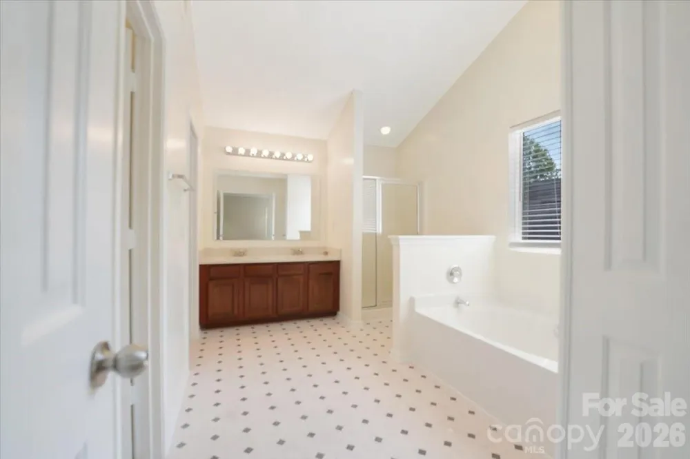 423 Mountain Quail Drive Charlotte, NC 28216