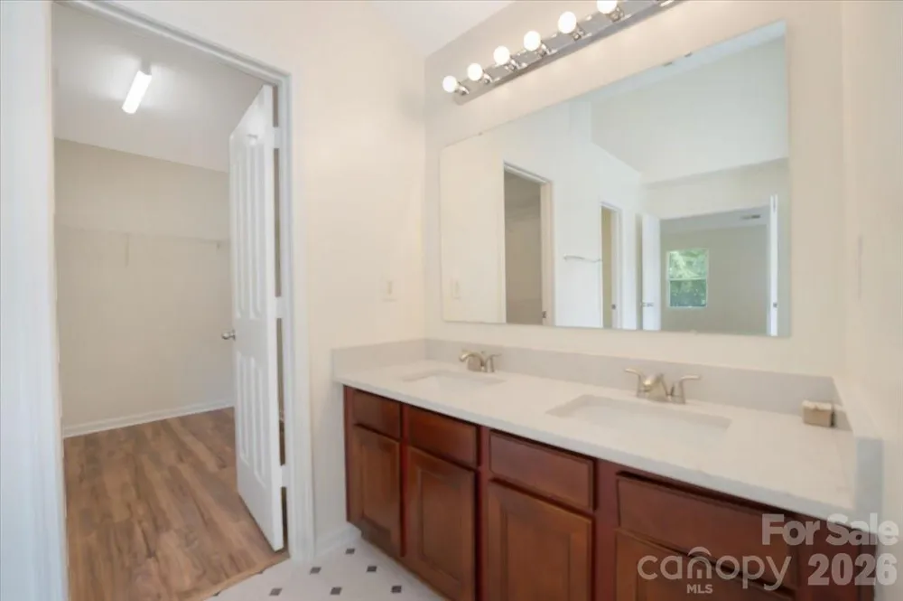 423 Mountain Quail Drive Charlotte, NC 28216