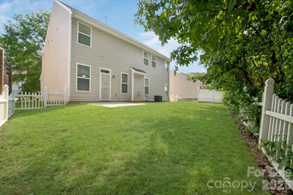 423 Mountain Quail Drive Charlotte, NC 28216