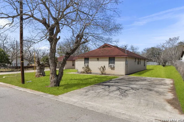 105 East St Stockdale, TX 78160