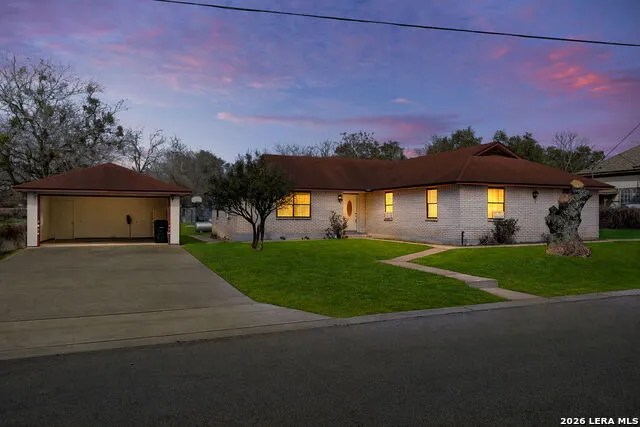 105 East St Stockdale, TX 78160