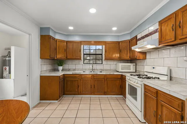105 East St Stockdale, TX 78160