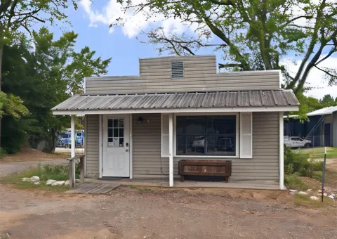 415 W Bermuda Street