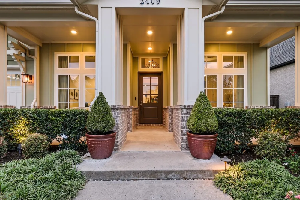 2409 Shady Creek Drive Carrollton, TX 75010