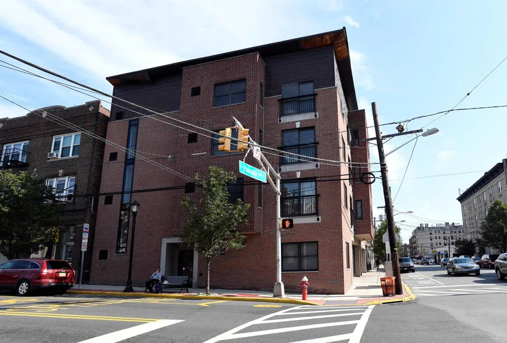 4801 PALISADE AVE Union City, NJ 07087
