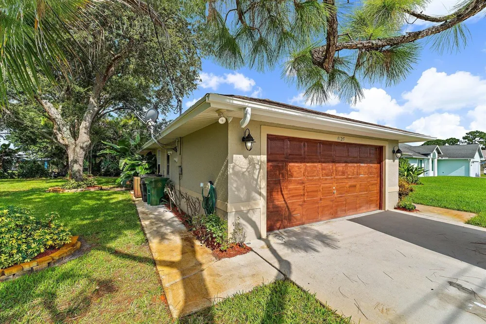 4120 SW BELSHAW STREET Port St. Lucie, FL 34953