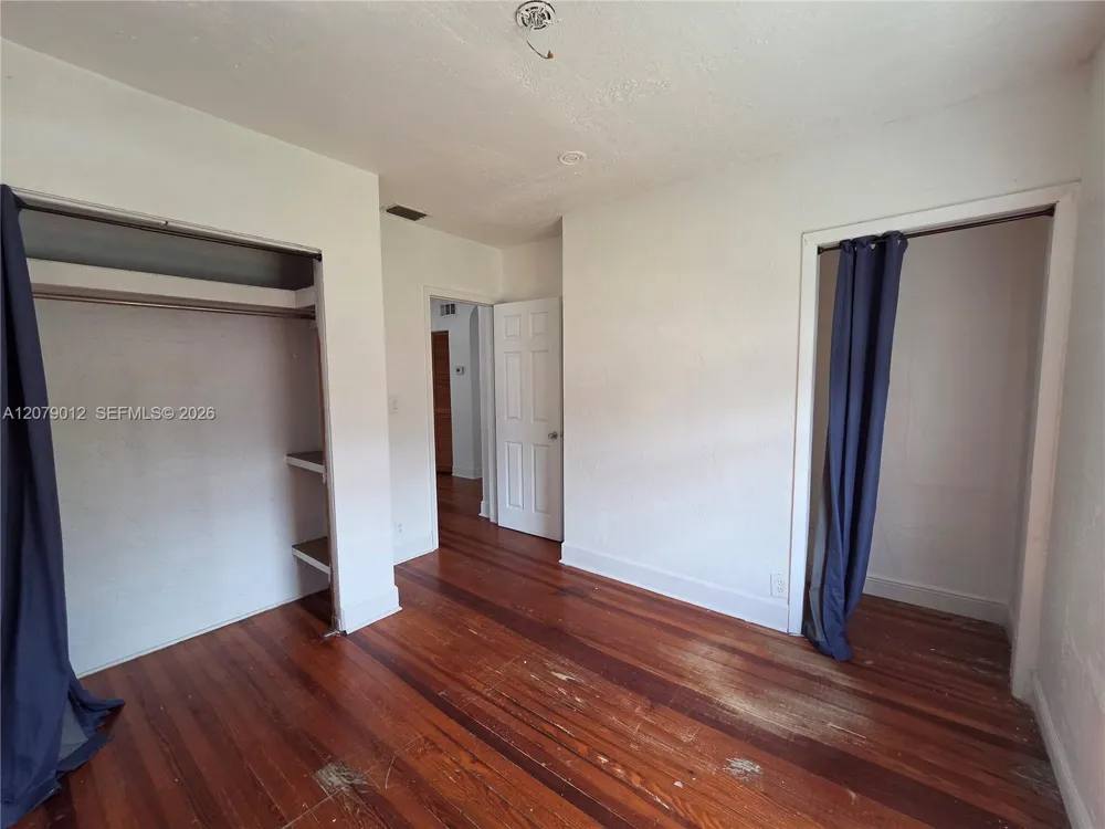 708 NE 4th St #2 Hallandale Beach, FL 33009
