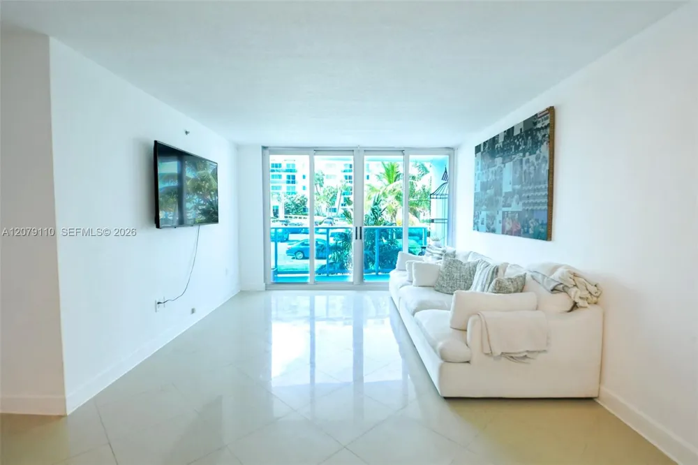 7501 E Treasure Dr #1H North Bay Village, FL 33141