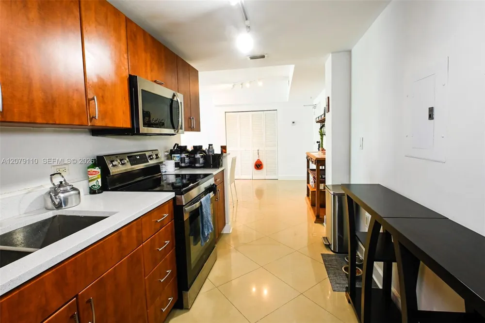 7501 E Treasure Dr #1H North Bay Village, FL 33141