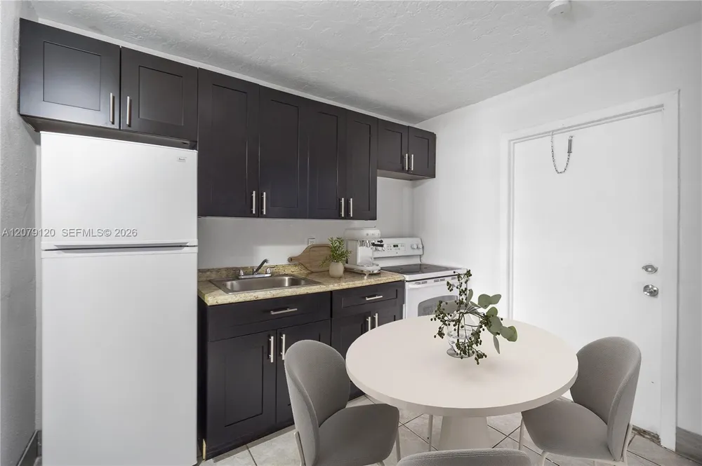 332 SW 3rd St #9 Belle Glade, FL 33430
