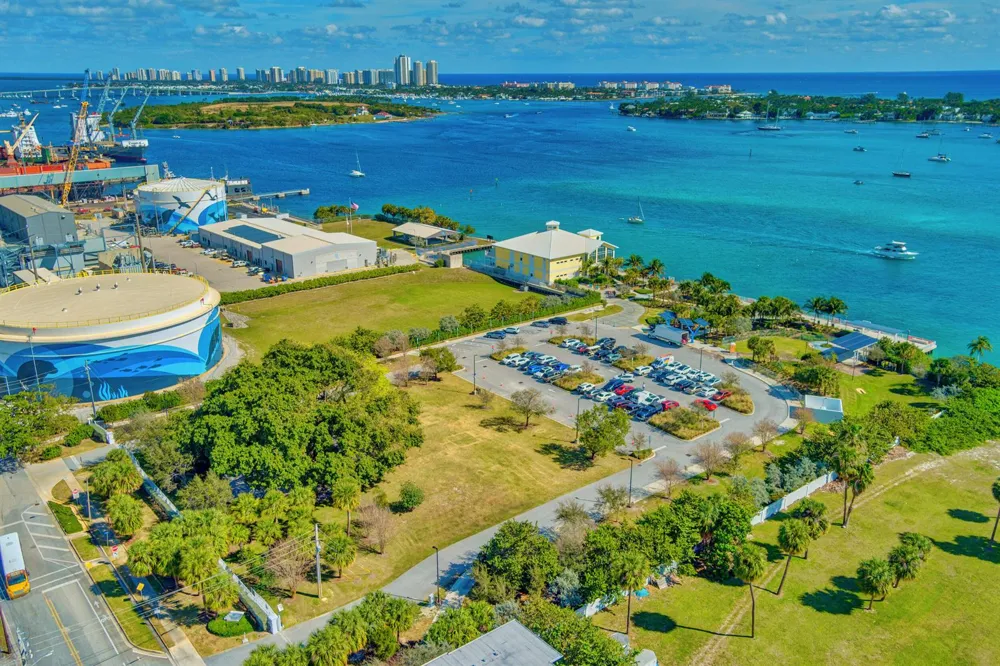 515 52ND STREET West Palm Beach, FL 33407