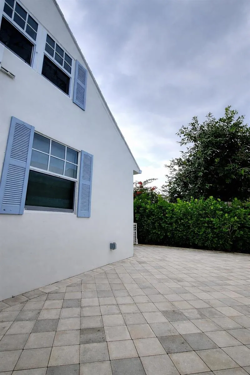515 52ND STREET West Palm Beach, FL 33407