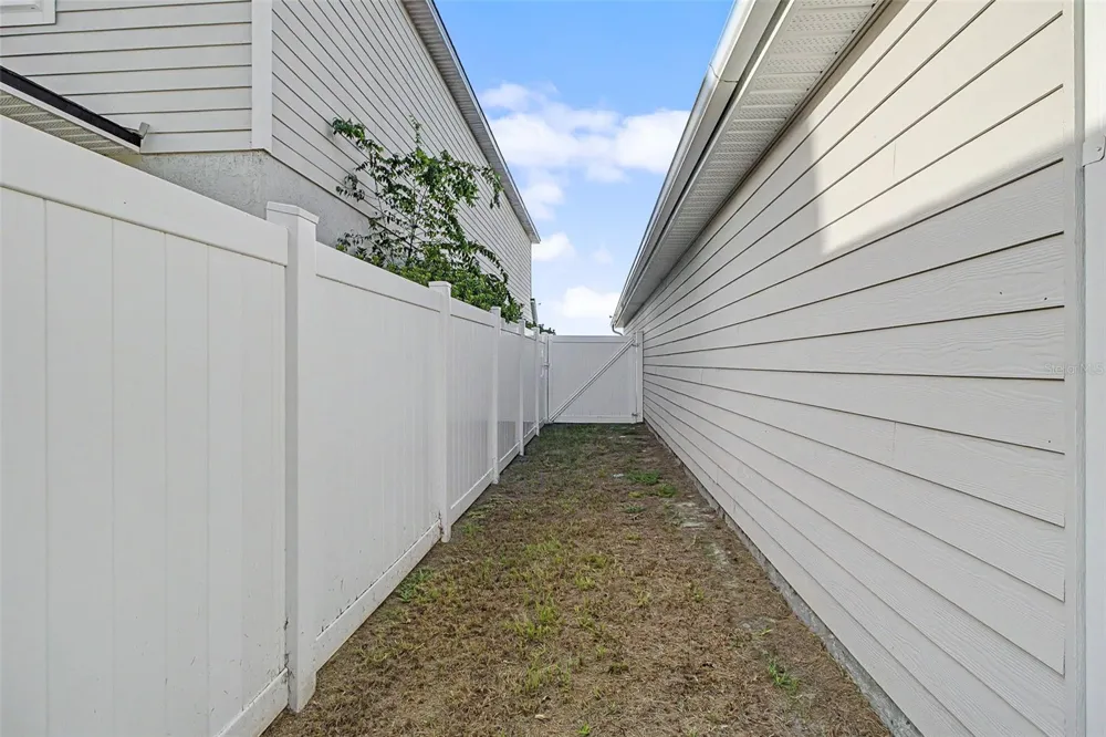 25199 NW 8TH ROAD Newberry, FL 32669