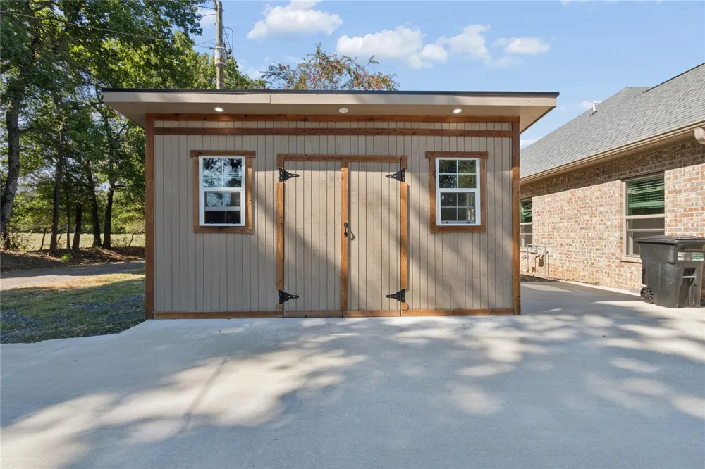 1100 Fm 992 De Kalb, TX 75559