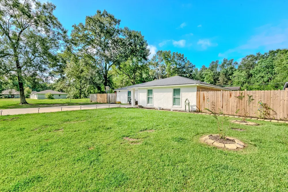 1570 Rebecca Place Vidor, TX 77662