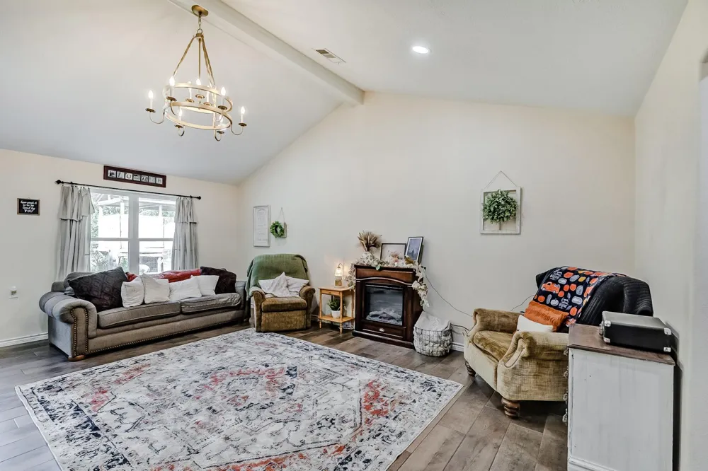 1570 Rebecca Place Vidor, TX 77662