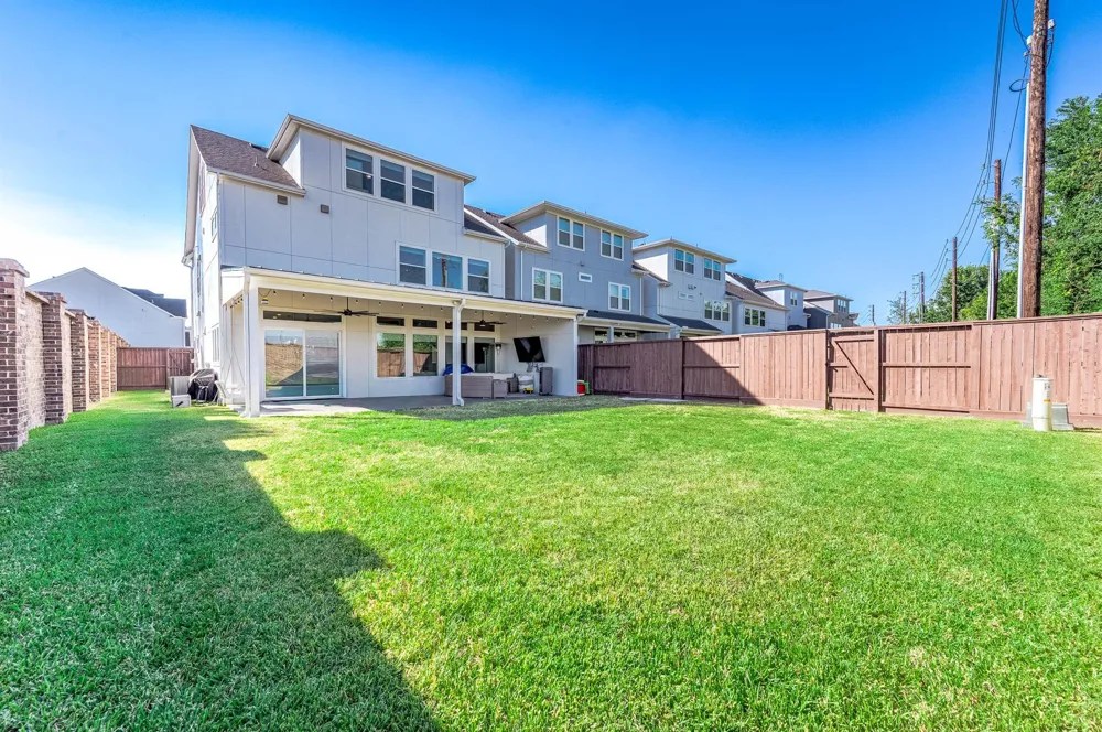 3102 Somerset Levens Lane Houston, TX 77055