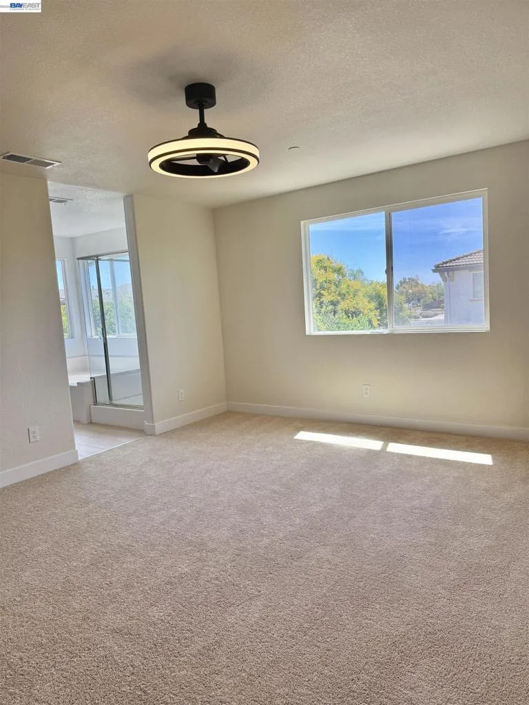 668 Landmark Pt Lathrop, CA 95330