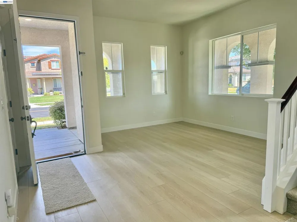668 Landmark Pt Lathrop, CA 95330