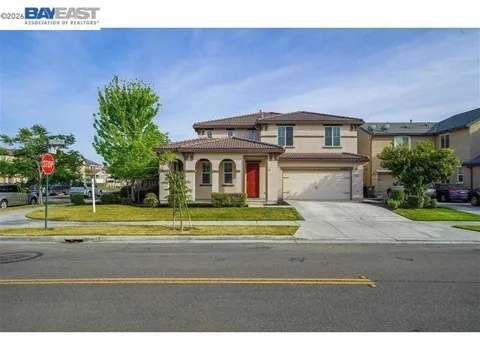 668 Landmark Pt