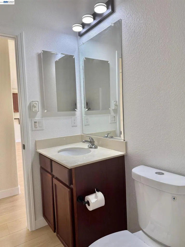 668 Landmark Pt Lathrop, CA 95330