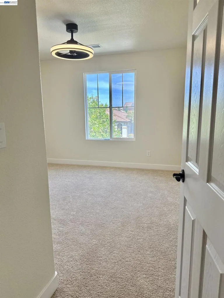 668 Landmark Pt Lathrop, CA 95330