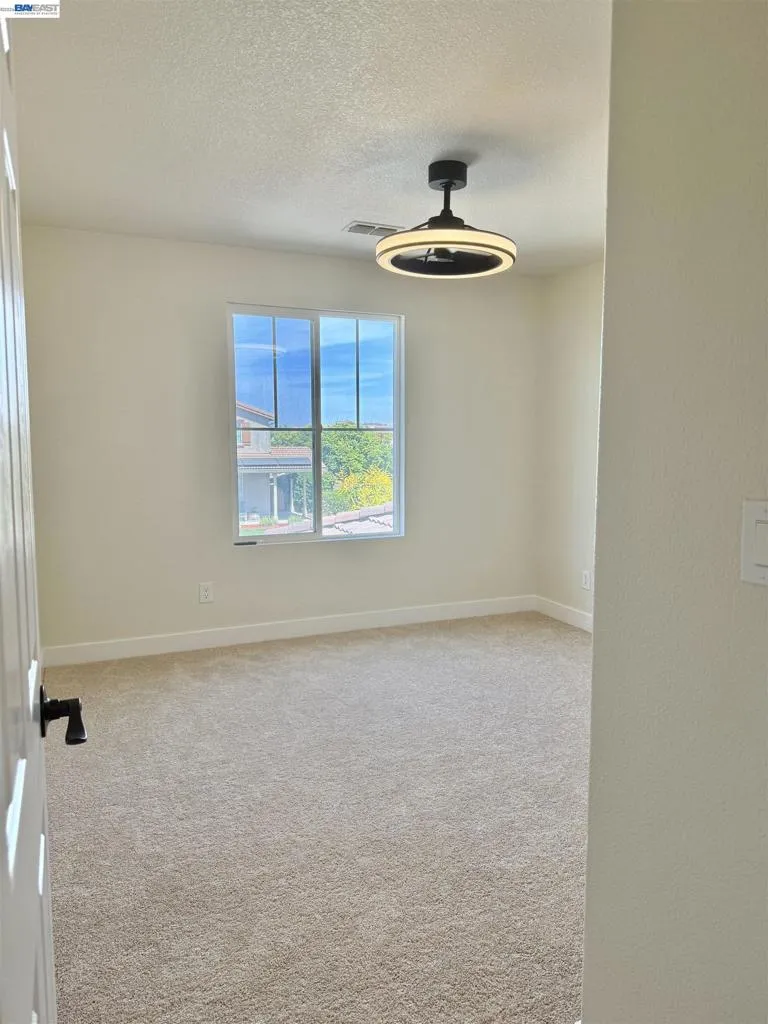 668 Landmark Pt Lathrop, CA 95330
