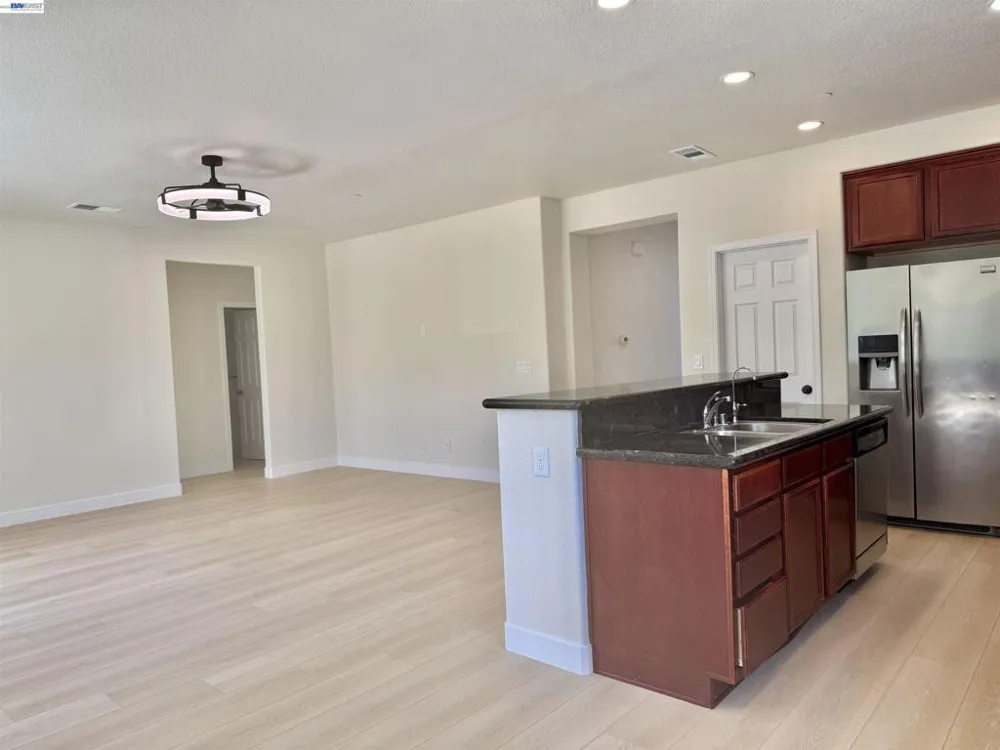 668 Landmark Pt Lathrop, CA 95330
