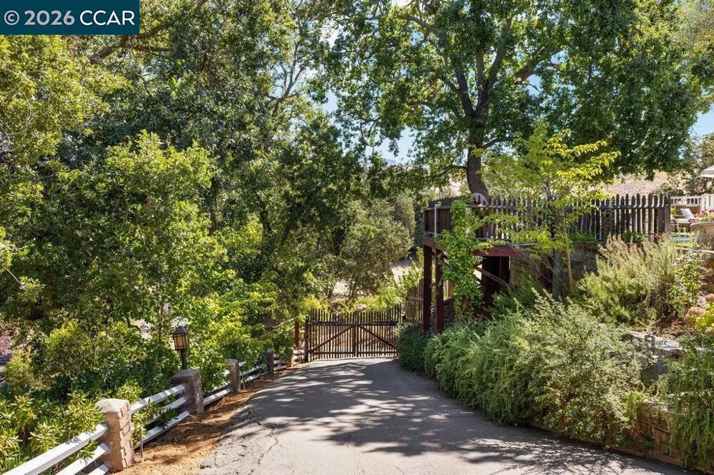 925 Beech Drive Walnut Creek, CA 94596