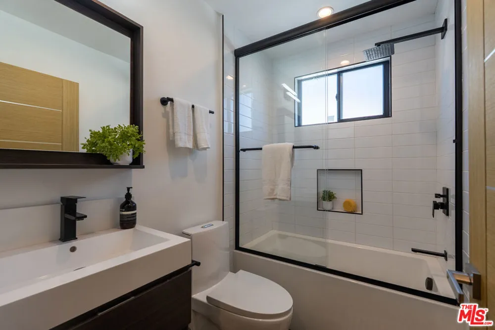 17723 Miranda Street Encino, CA 91316