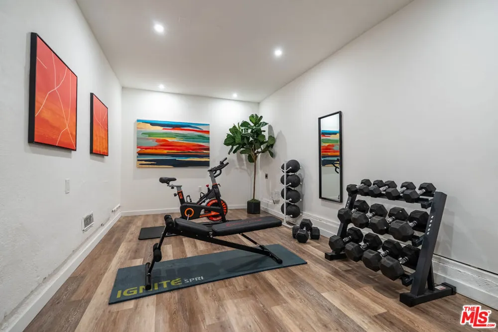 17723 Miranda Street Encino, CA 91316