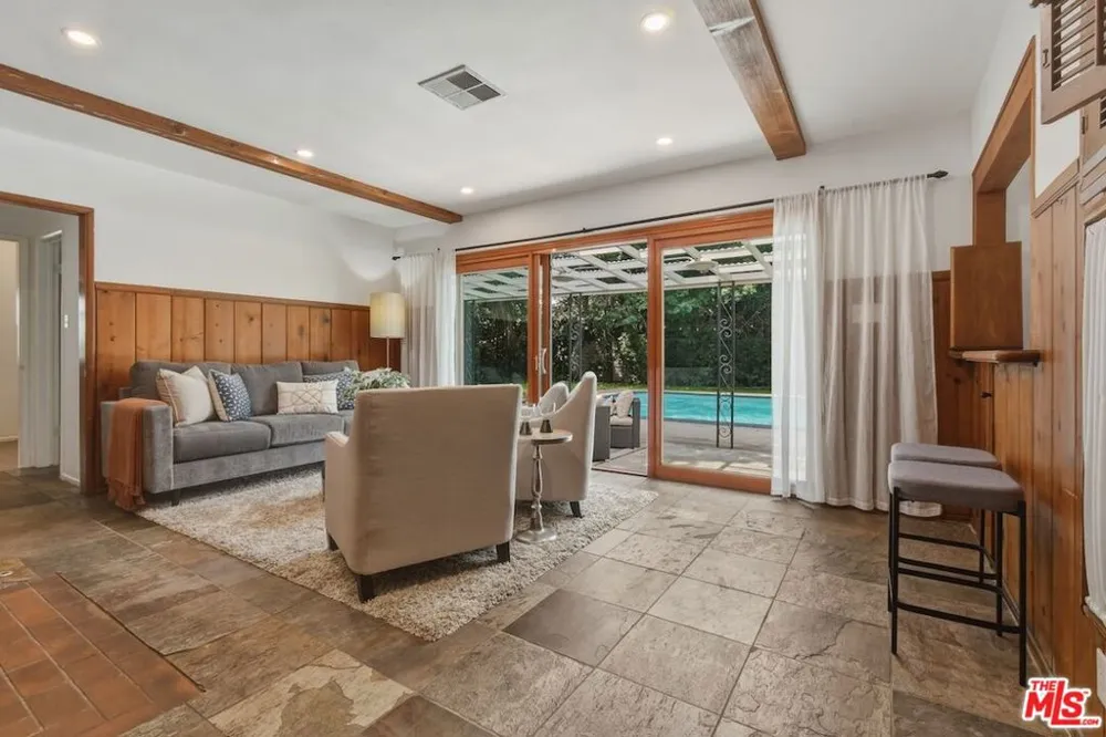 13155 Margate Street Sherman Oaks, CA 91401