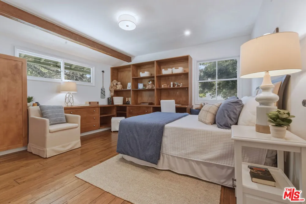 13155 Margate Street Sherman Oaks, CA 91401