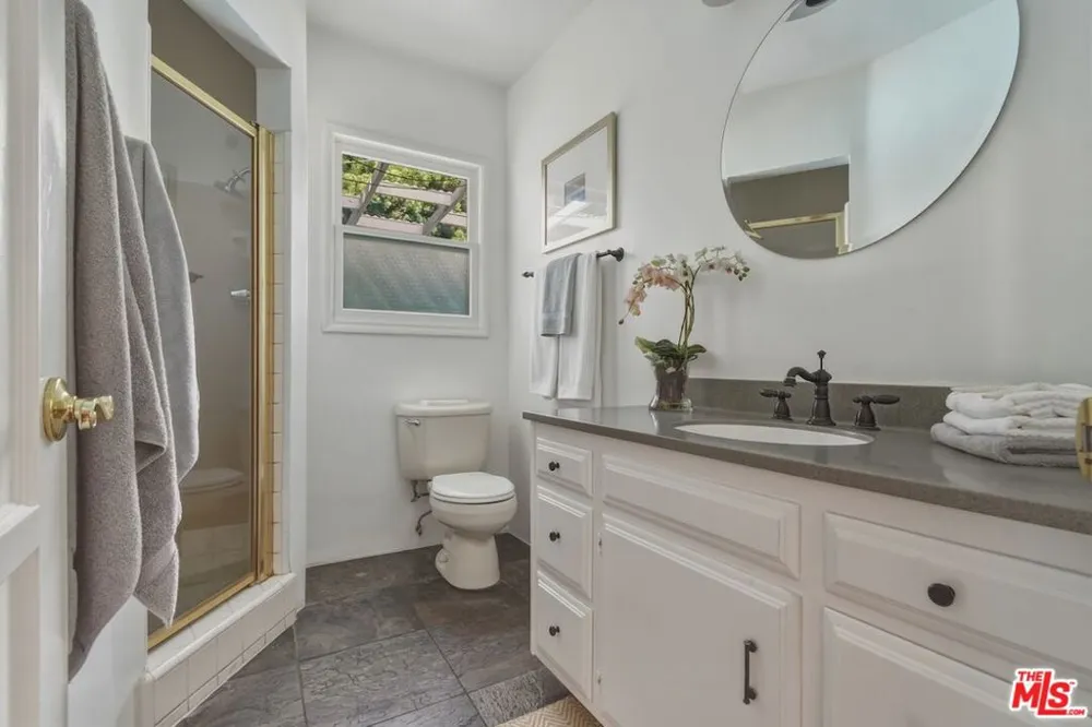 13155 Margate Street Sherman Oaks, CA 91401