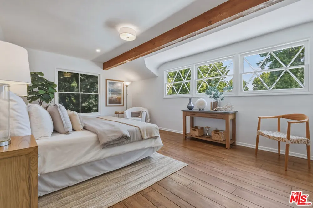 13155 Margate Street Sherman Oaks, CA 91401