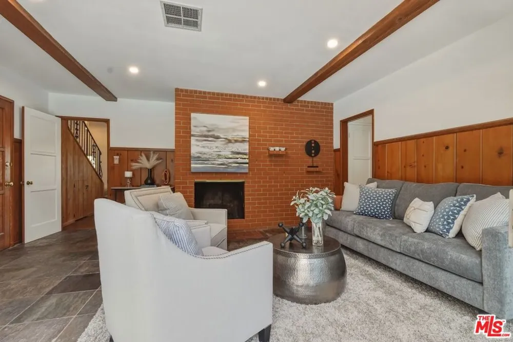 13155 Margate Street Sherman Oaks, CA 91401