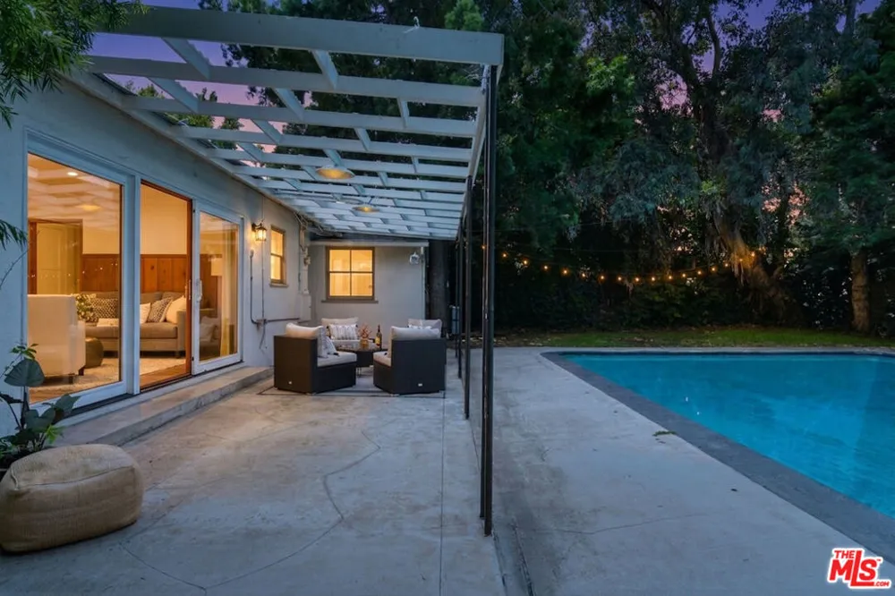 13155 Margate Street Sherman Oaks, CA 91401